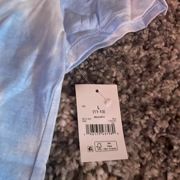 Hello kitty cloud Tee - Picture 7 of 8